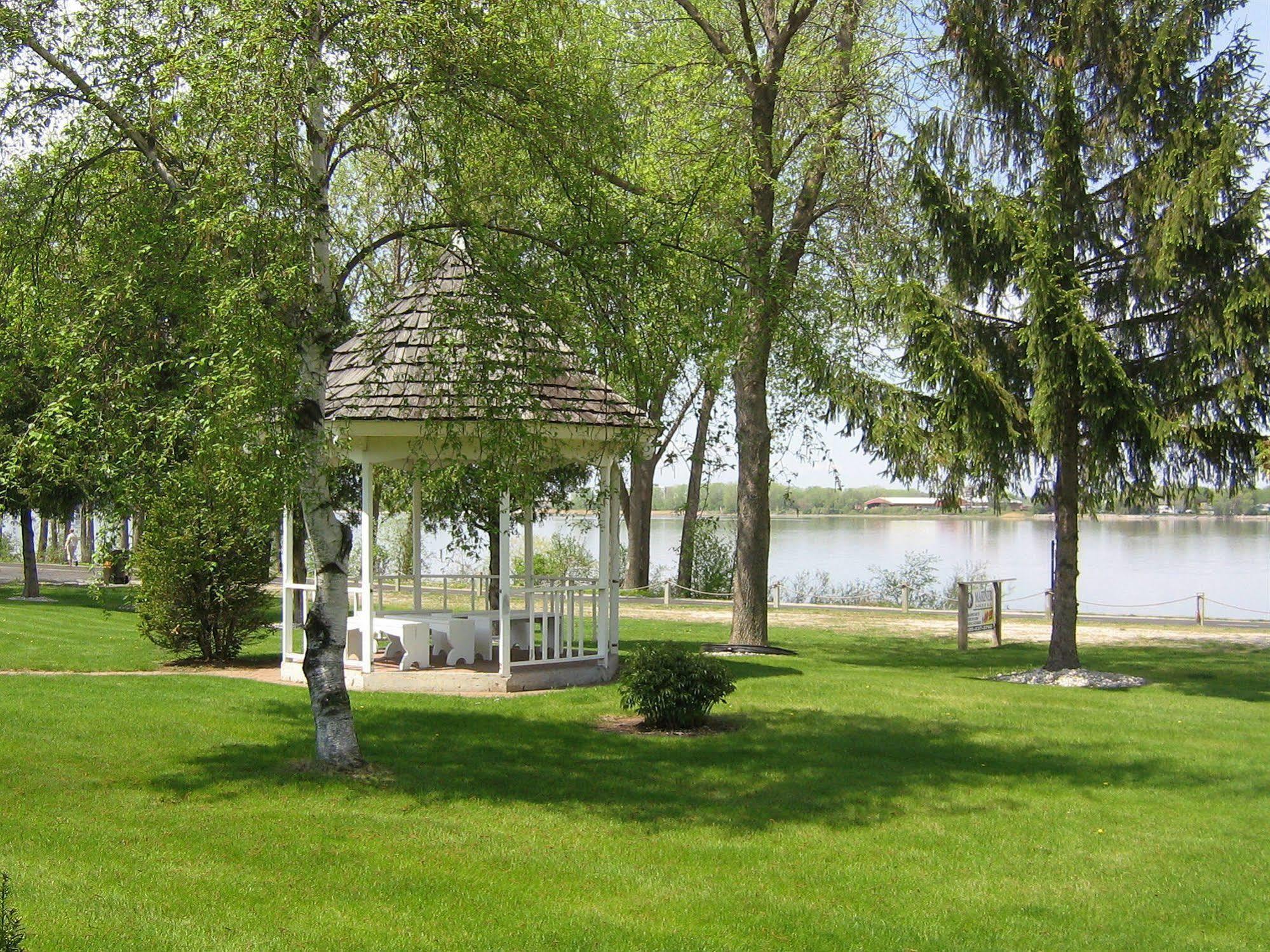 The Mariner Motel Green Bay Bagian luar foto